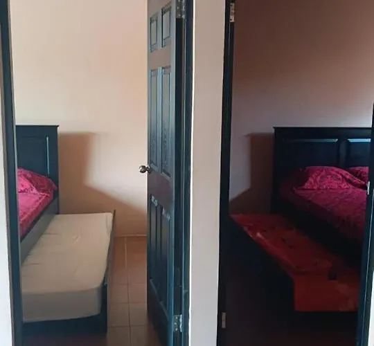 Cabinas Almendros Lodge