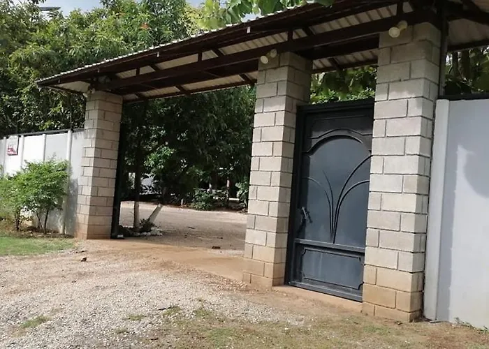 Lodge Cabinas Almendros *